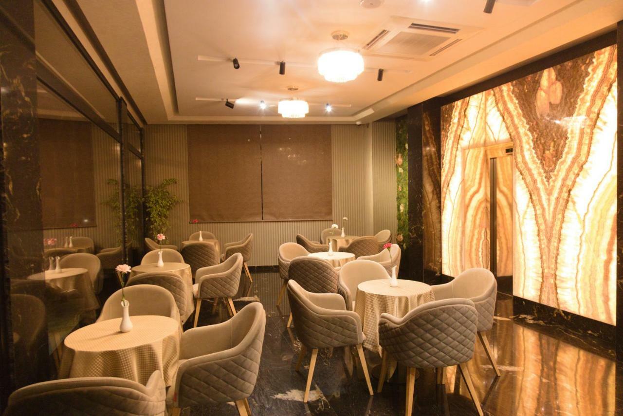 Emerald Boutique Hotel Тирана Экстерьер фото
