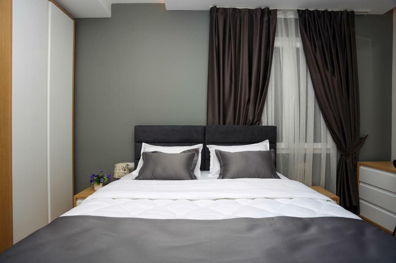Emerald Boutique Hotel Тирана Экстерьер фото